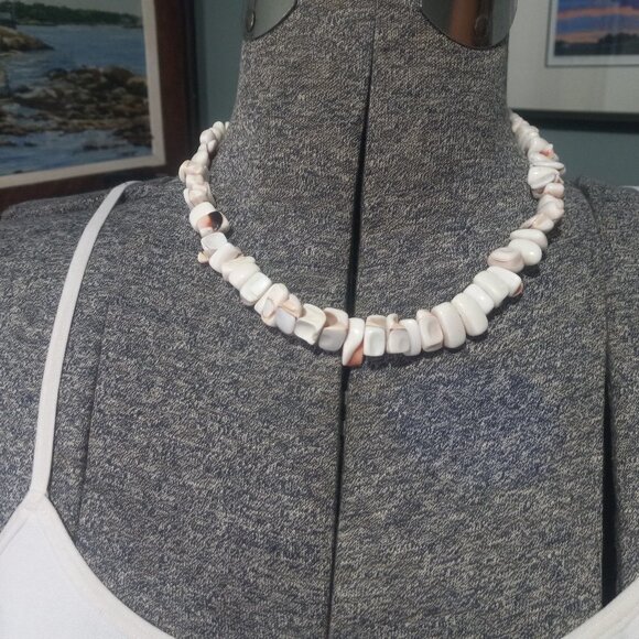 Vintage Pink Luanos Conch Shell Necklace 18 inch Polished Shaped Whites, Pinks - Picture 1 of 10